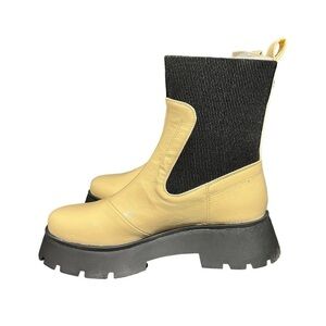 🌻NEW in Box Sam Edelman Circus NY Leslie Eggshell Color Lug Sole Bootie Size 9